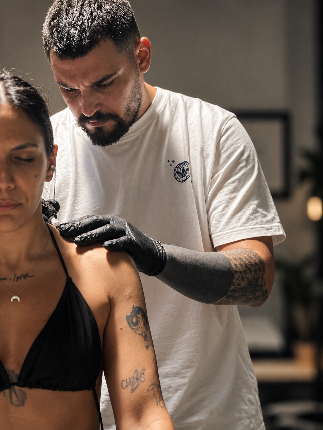 Alexandros Athanasiou tattooing in the studio